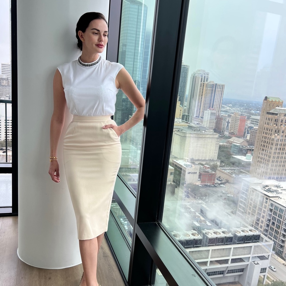 Mint 🌟The Coat🌟 Ukrainian Brand Cream Color Pencil Skirt Sz 40/Small
